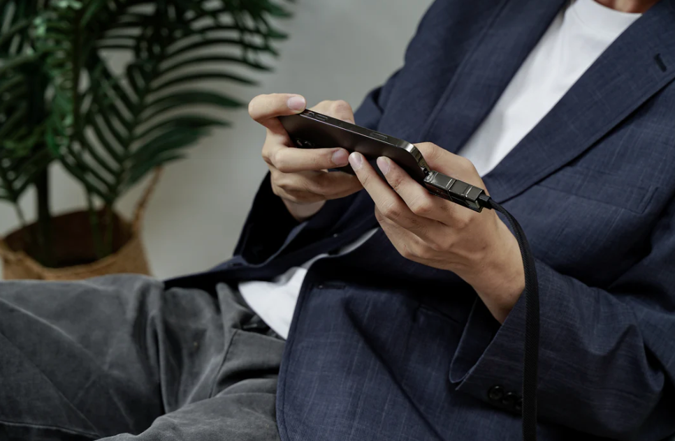 Zeus-X Go Ultra – Câble Universel 6-en-1 pour Une Connectivité Sans Limites ⚡🔗