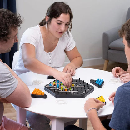 Stimulez votre esprit oui celui de votre enfant tout en s'amusant avec TRIGGLE – Le Jeu de Stratégie et de Réflexion !
